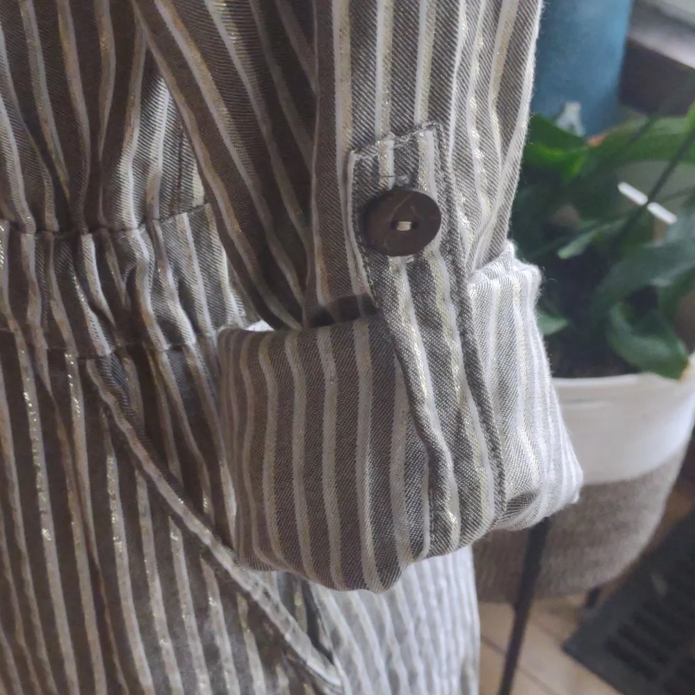 Size LG long sleeve adjustble cuff metallic button down midi dress grey/gold/sil - Picture 7 of 11
